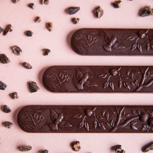 Living Lotus - UNROASTED 70% BEAN TO BAR CHOCOLATE - ARRIBA NACIONAL